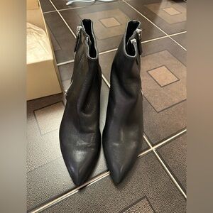 Nine West Black Pointed Toe Ankle Booties with Side Zippers
